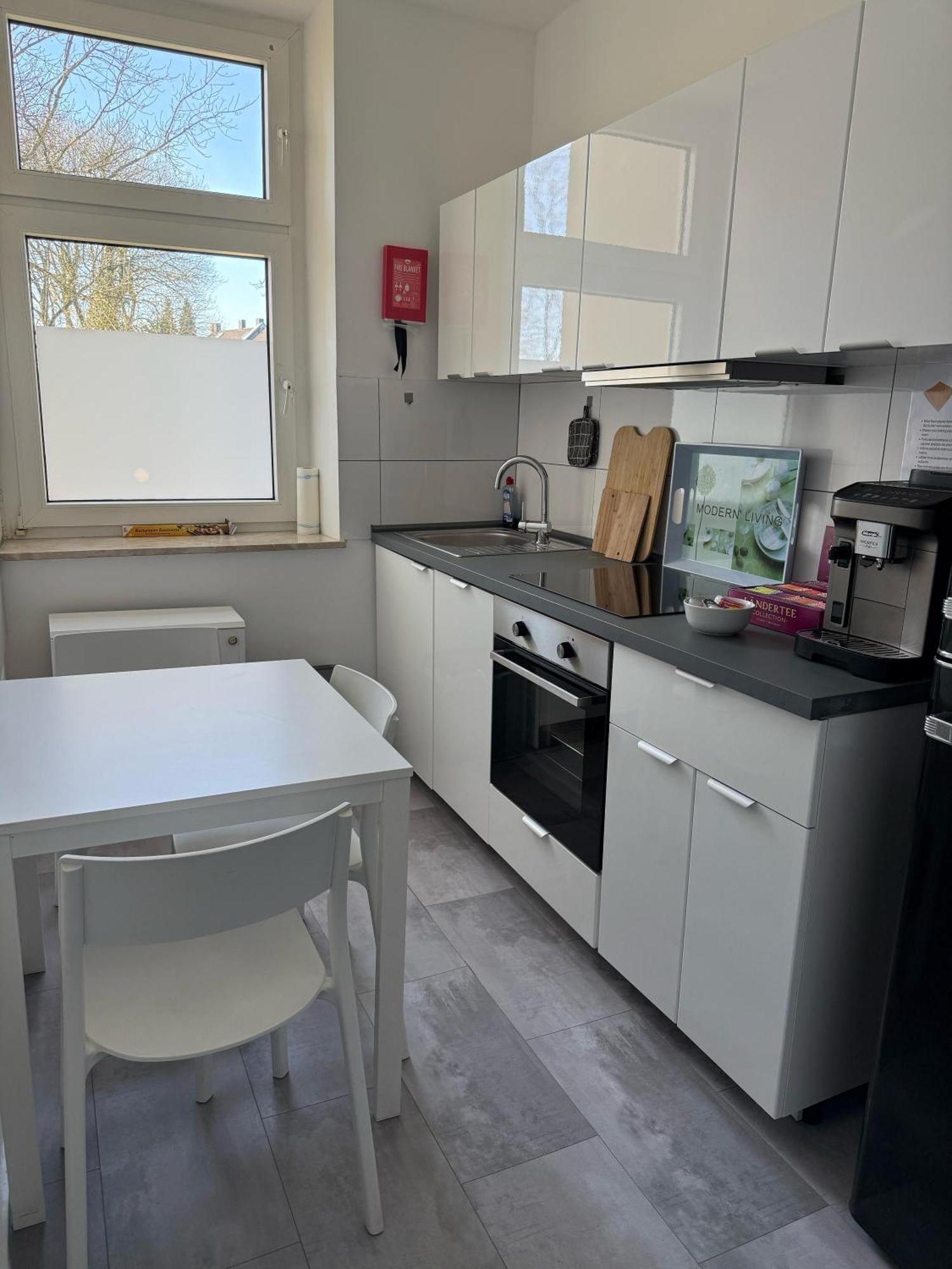 Freshly Renovated City Apartments Essen Kitchen Wifi Near Duesseldorf Airport מראה חיצוני תמונה